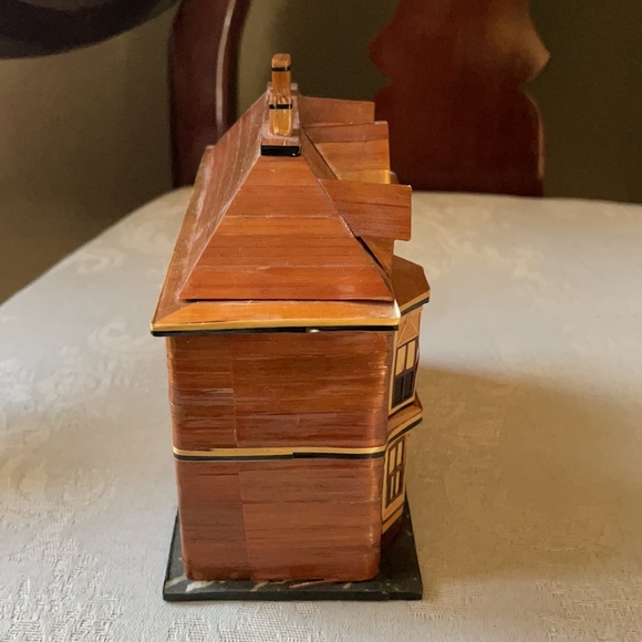 Vintage Victorian colonial bamboo, straw, wheat house opens into a trinket box - Picture 4 of 14